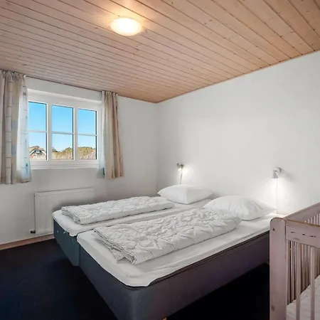 Gytha - 75m From The Sea By Interhome Nyaraló *